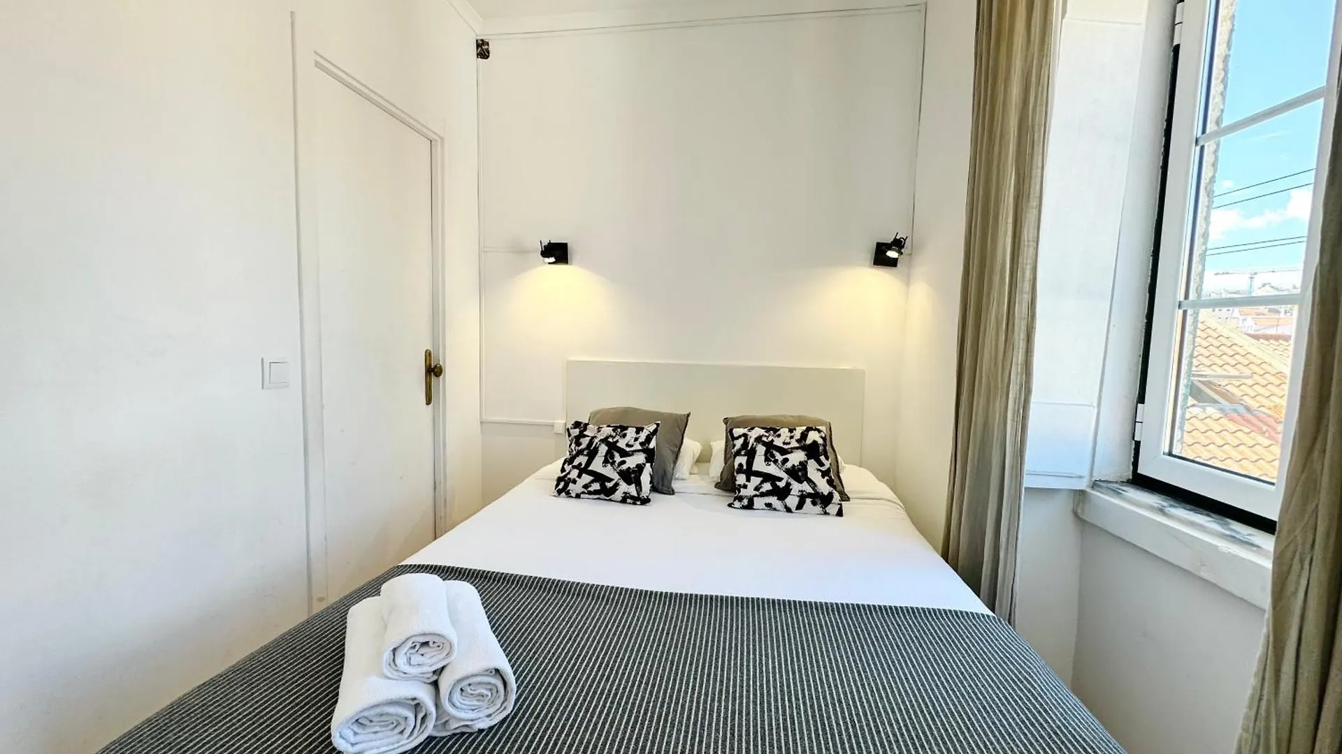 Homestay Solmar House Apartment Lisbon
