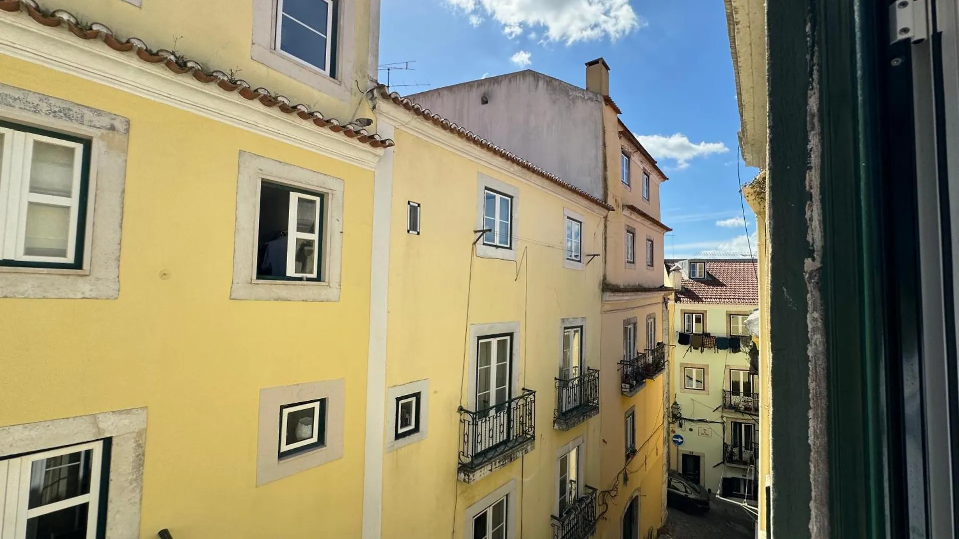 Homestay Solmar House Apartment Lisbon Portugal
