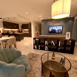 https://apt-stylish-modern-in-st-julianss-with-views-of-spinola-bay.qawrahotelsmalta.org